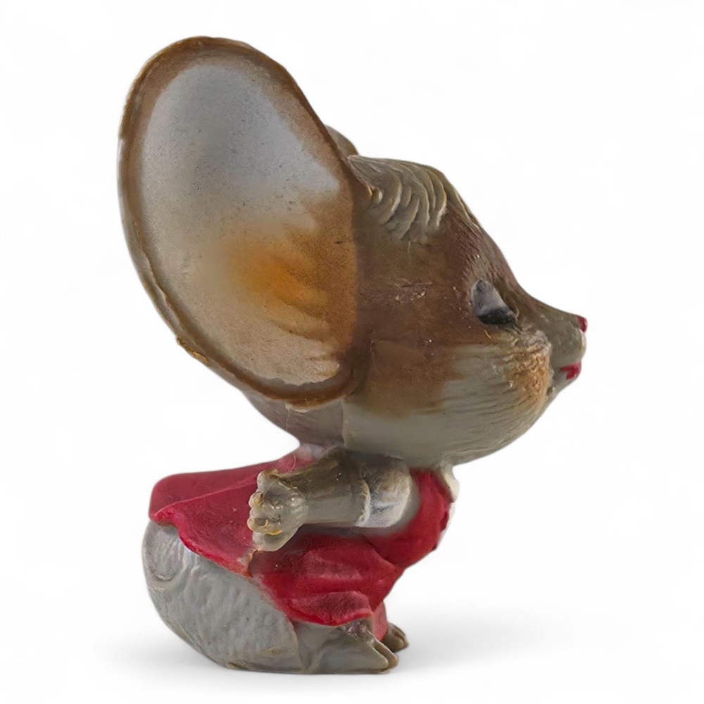 Vintage Mouse Figurine in Red Dress - Collectible "Hong Kong" Miniature - Picture 2 of 5